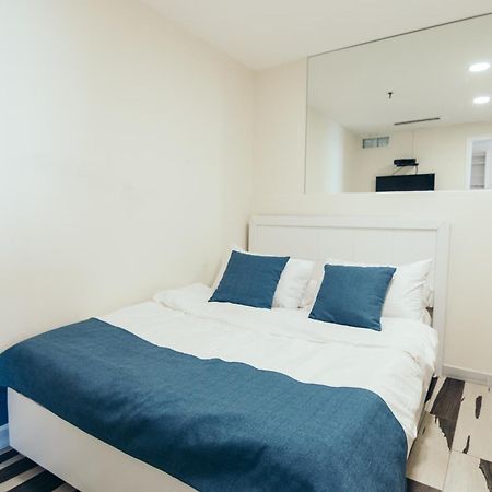Almog Beach Apt Hotel מלון דירות אלמוג ביץ' 海法 外观 照片