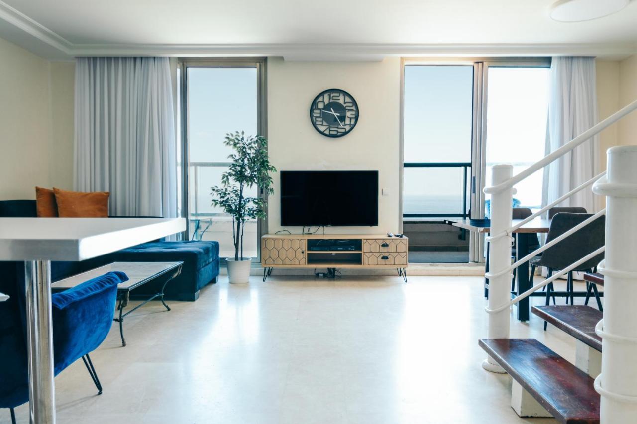 Almog Beach Apt Hotel מלון דירות אלמוג ביץ' 海法 外观 照片
