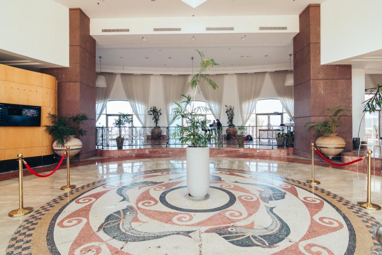 Almog Beach Apt Hotel מלון דירות אלמוג ביץ' 海法 外观 照片