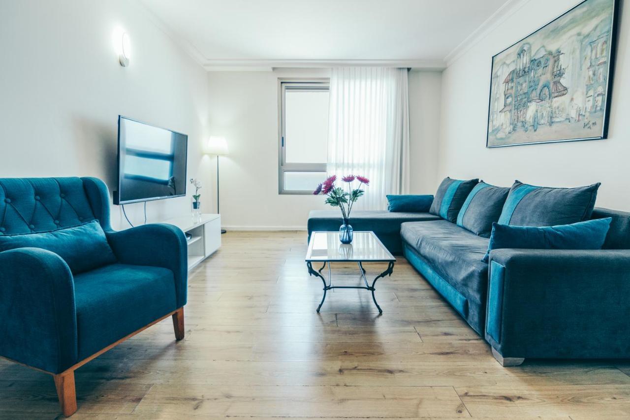 Almog Beach Apt Hotel מלון דירות אלמוג ביץ' 海法 外观 照片