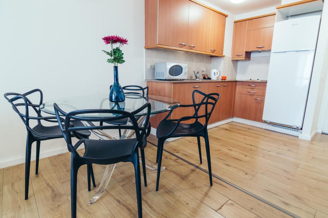 Almog Beach Apt Hotel מלון דירות אלמוג ביץ' 海法 外观 照片