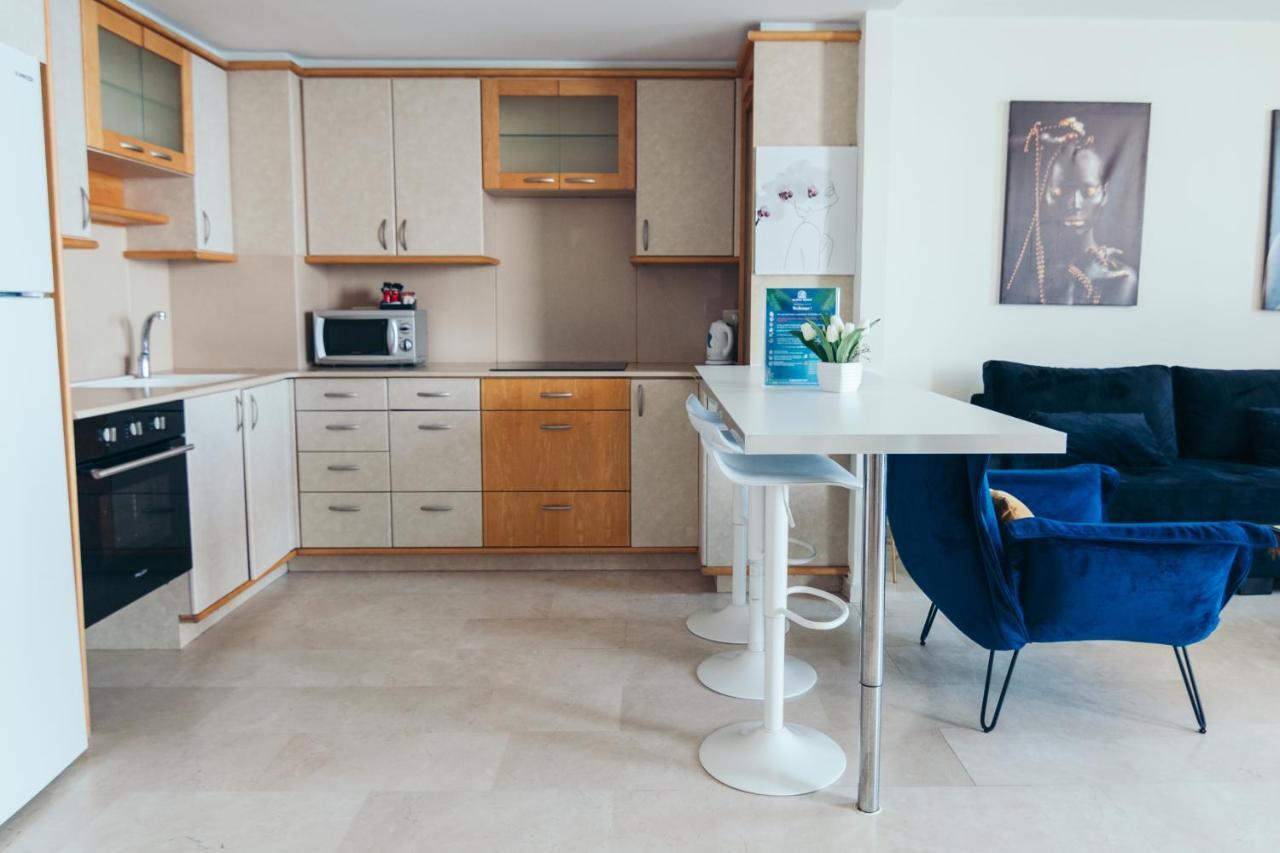 Almog Beach Apt Hotel מלון דירות אלמוג ביץ' 海法 外观 照片