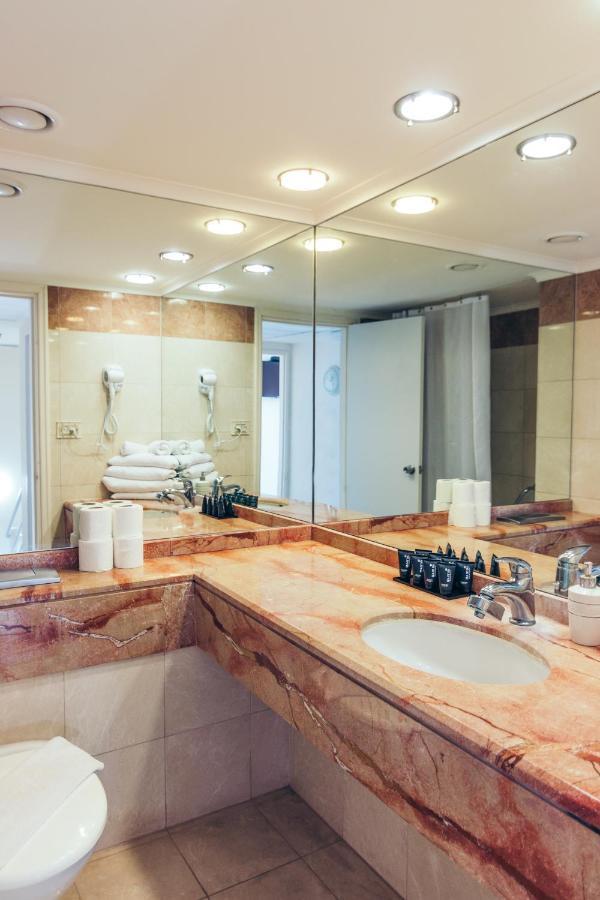 Almog Beach Apt Hotel מלון דירות אלמוג ביץ' 海法 外观 照片
