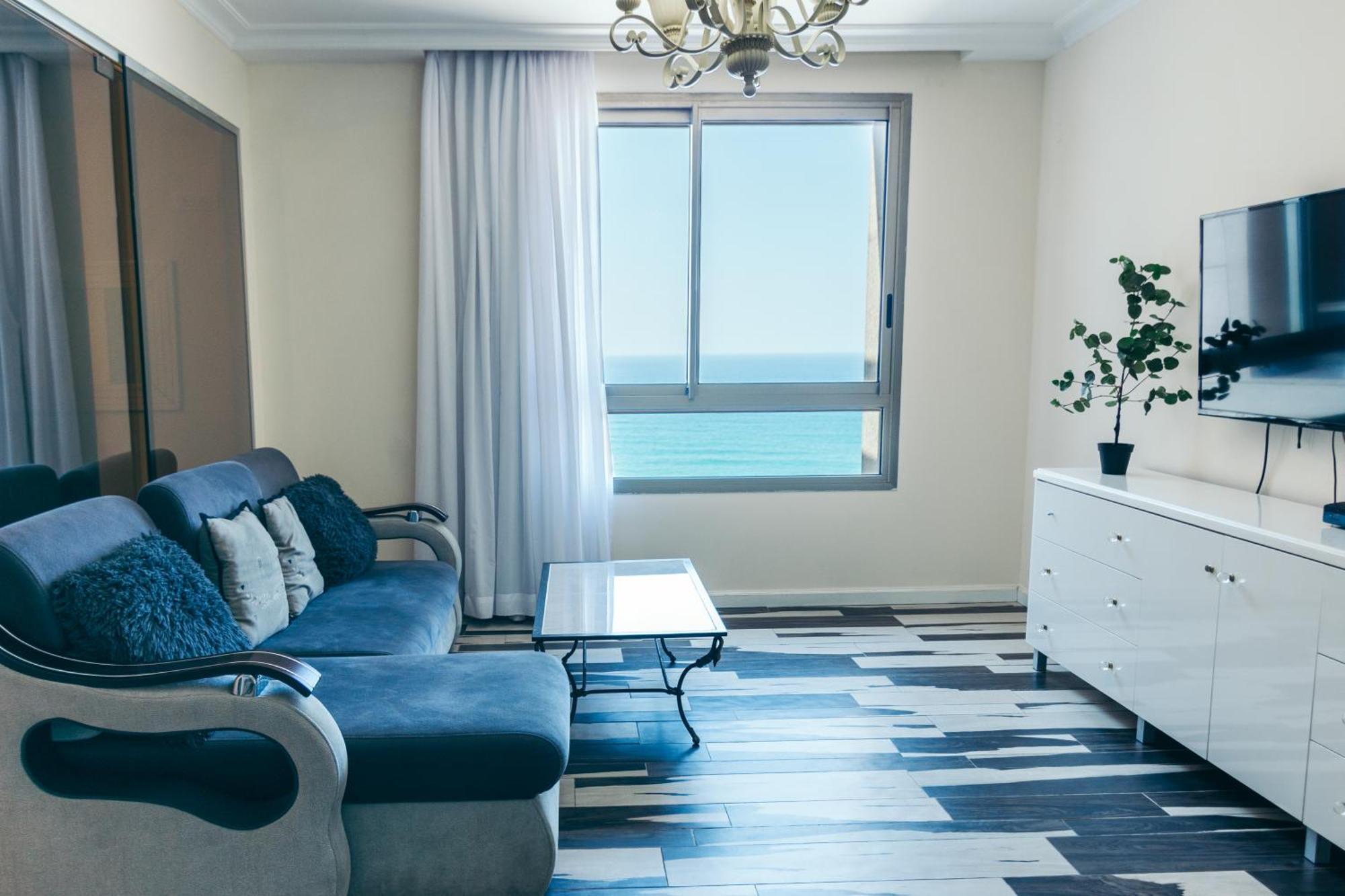Almog Beach Apt Hotel מלון דירות אלמוג ביץ' 海法 外观 照片